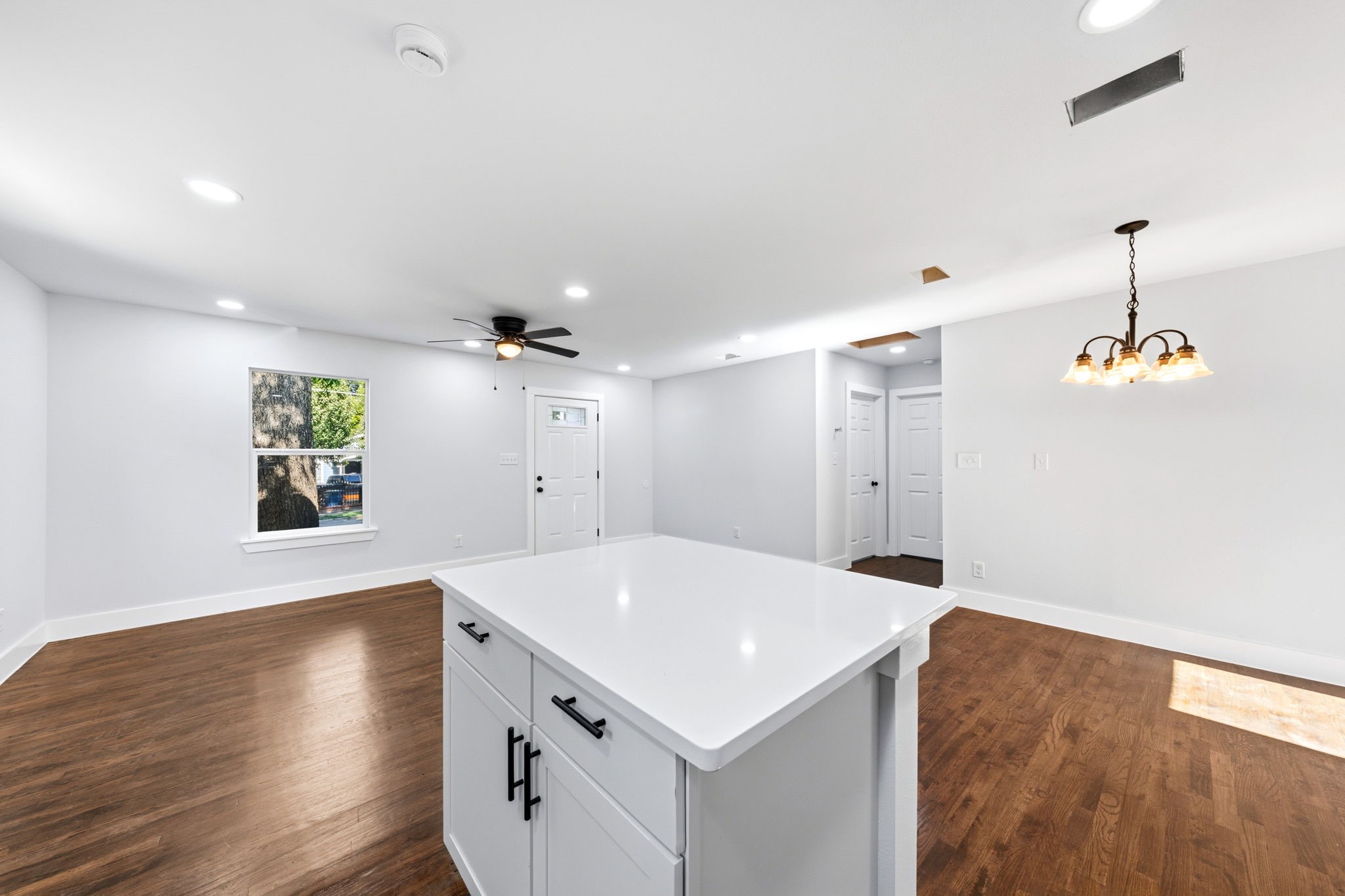 1239 Tarpley Avenue Dallas TX 75211