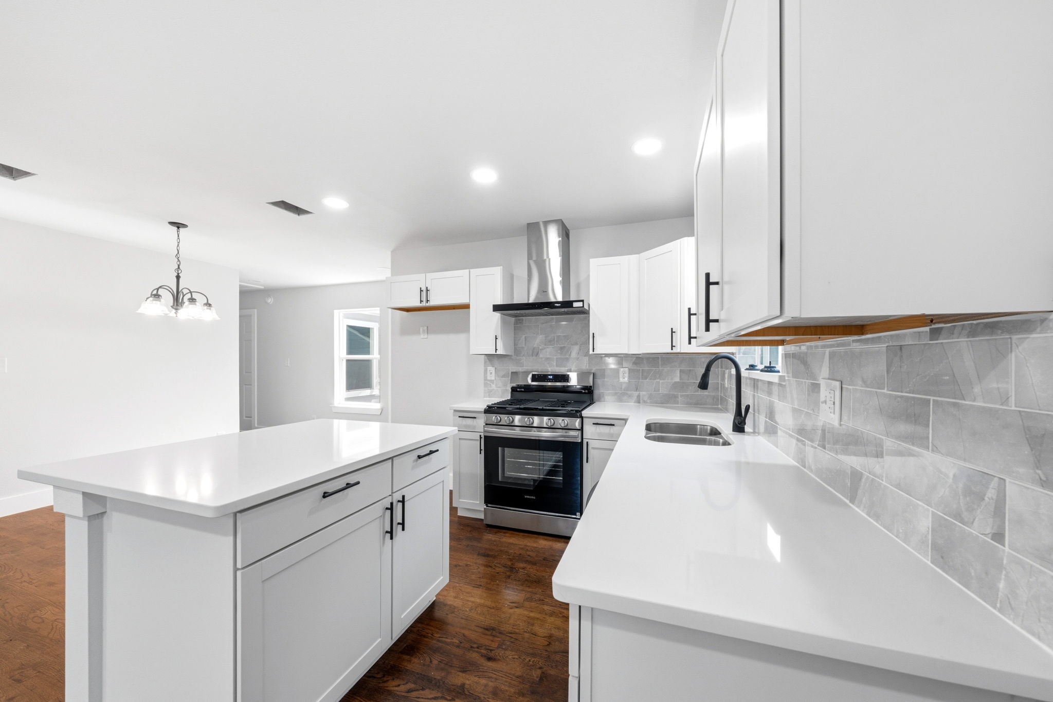1239 Tarpley Avenue Dallas TX 75211
