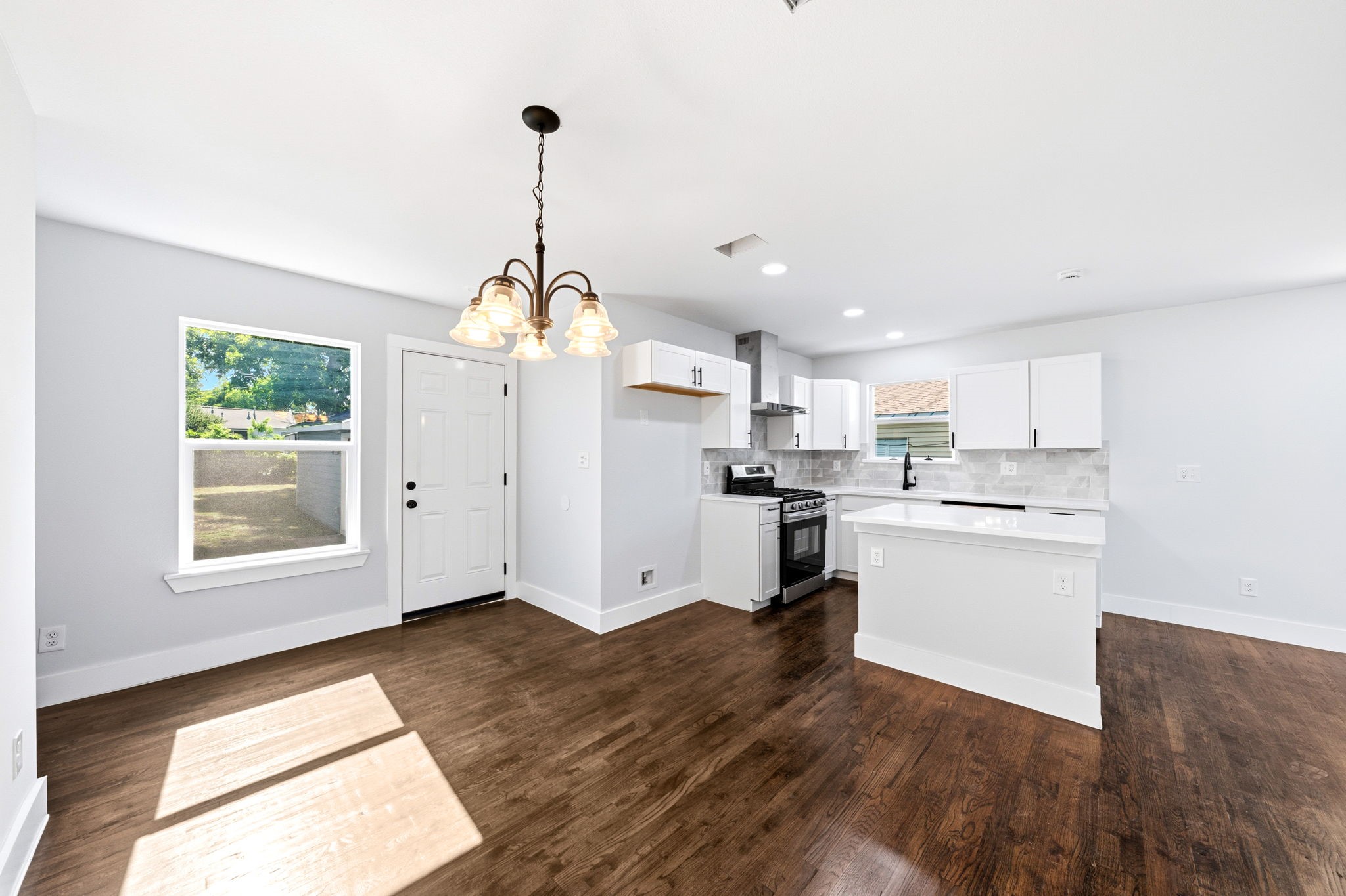 1239 Tarpley Avenue Dallas TX 75211