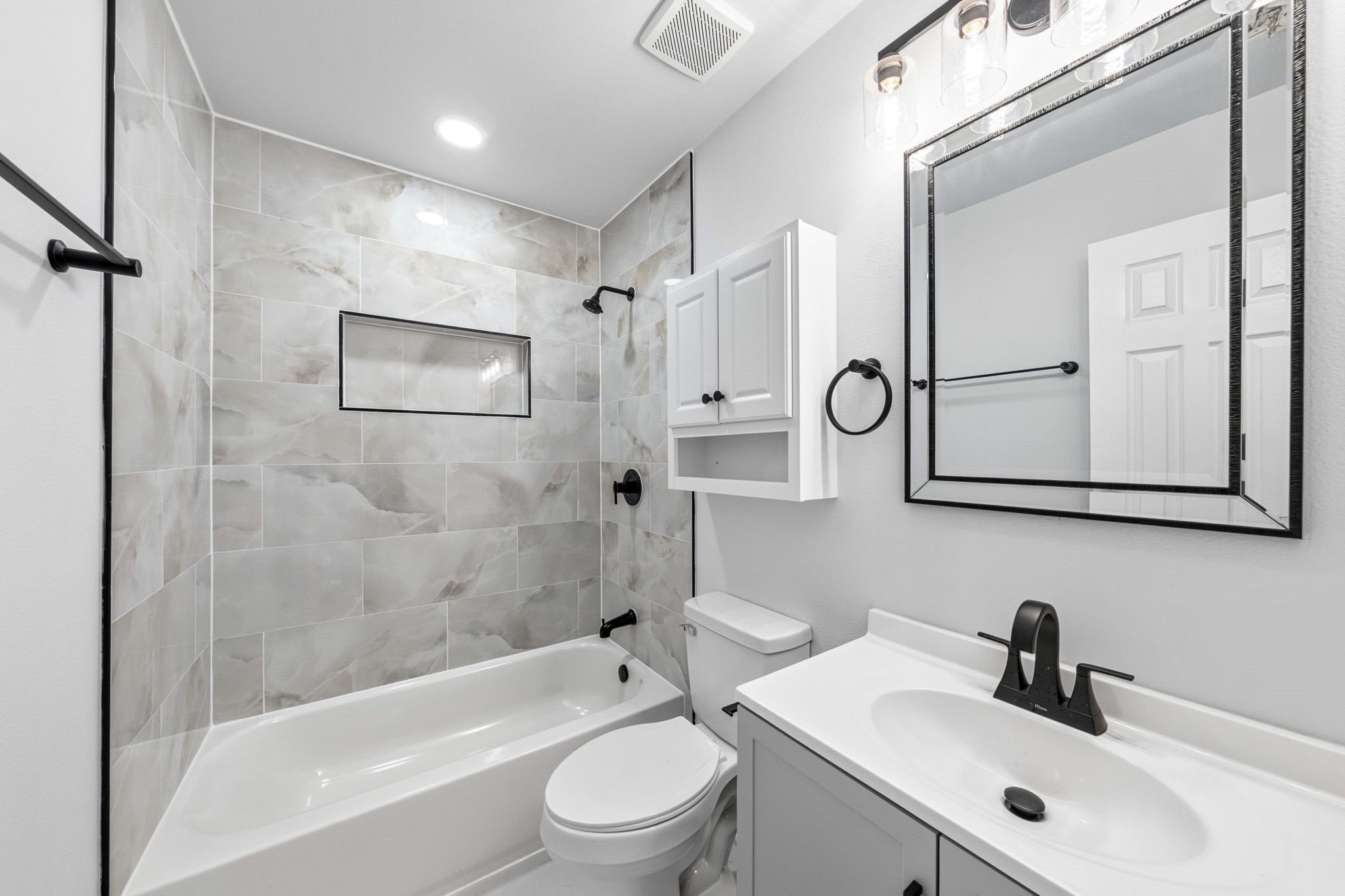 1239 Tarpley Avenue Dallas TX 75211