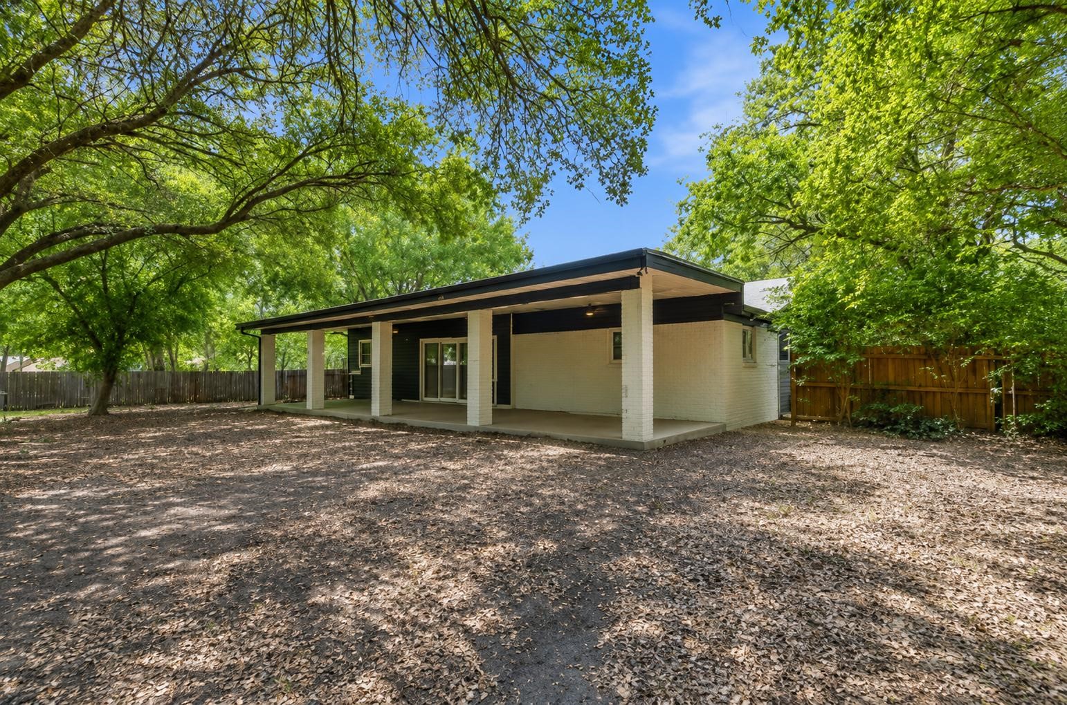 714 S Deerfield Circle Arlington TX 76015