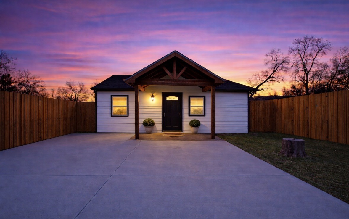 2837 May Street Fort Worth TX 76110