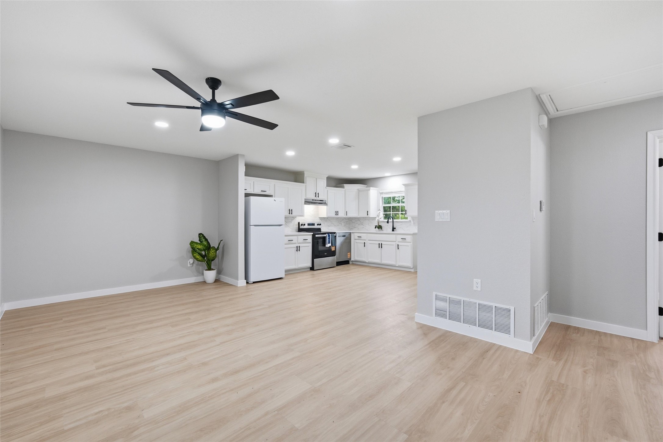 210 W Madison Street Hillsboro TX 76645