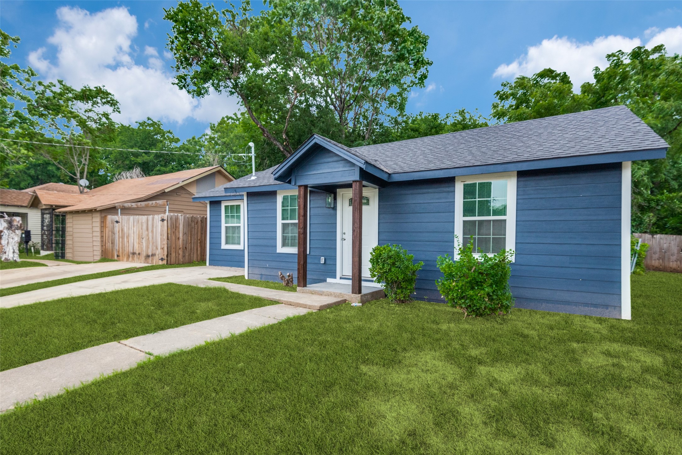 5006 Bartlett Avenue Dallas TX 75216