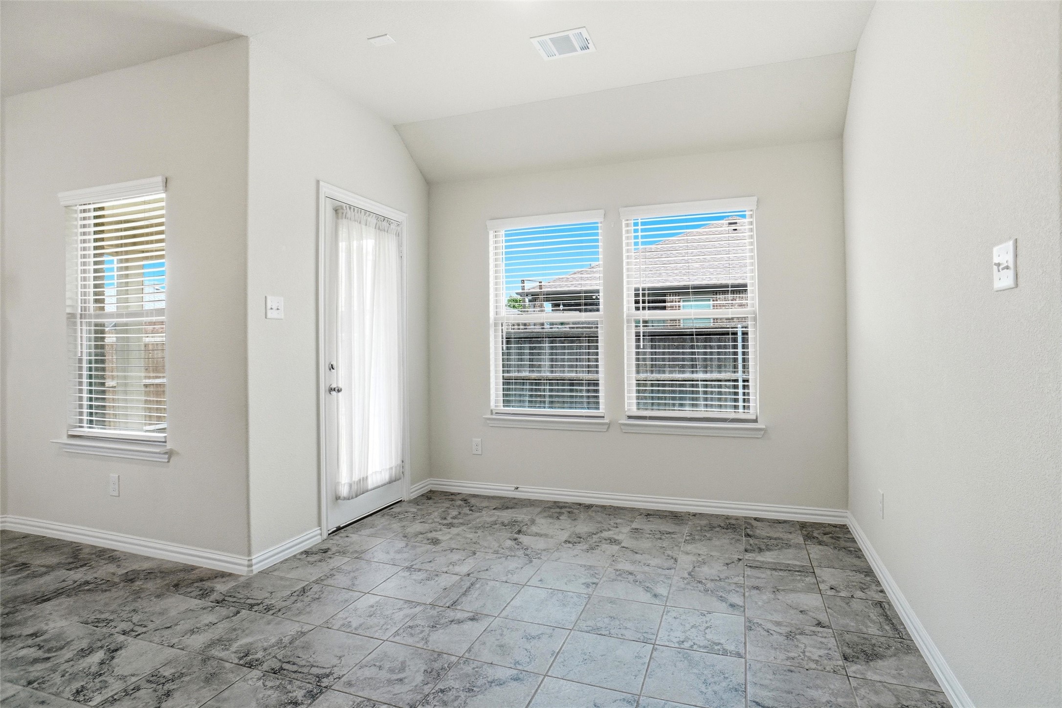 3017 Cliffview Drive Sanger TX 76266