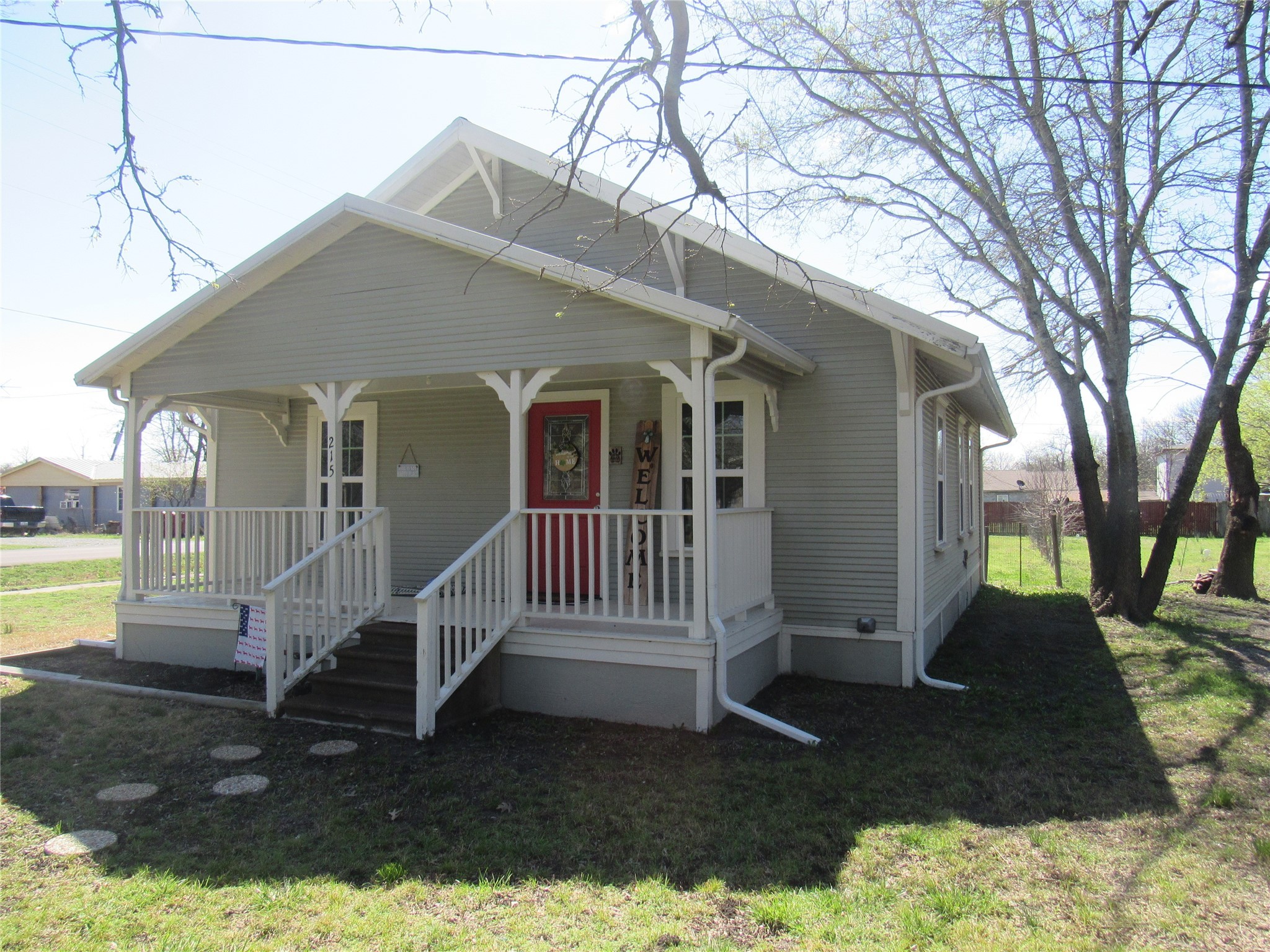 215 E Thomas Street Leonard TX 75452