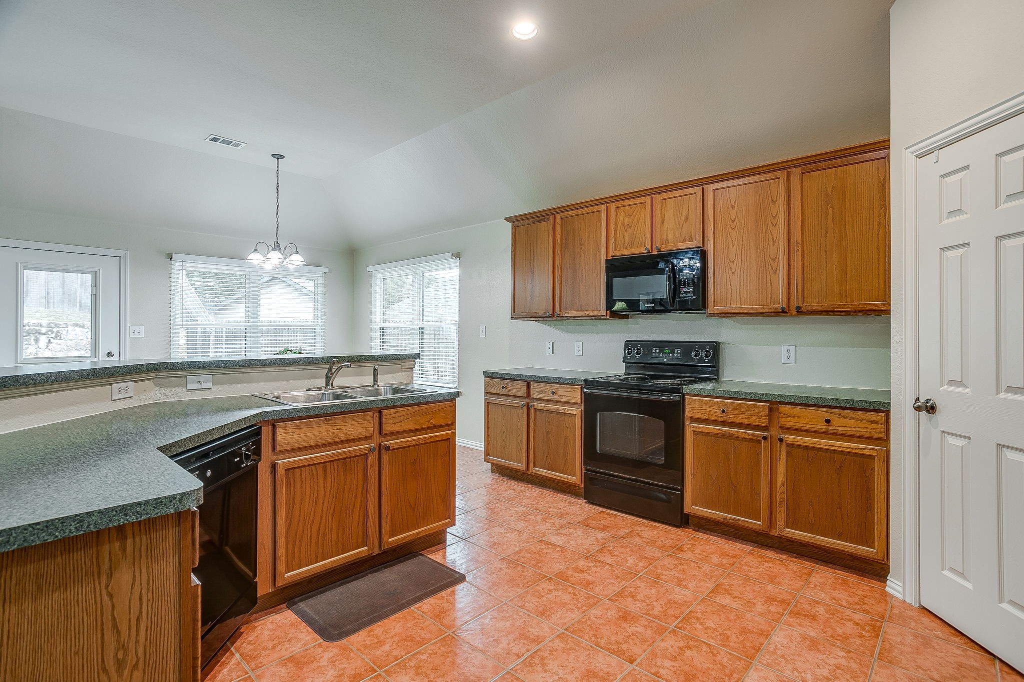 2720 Pinnacle Drive Burleson TX 76028