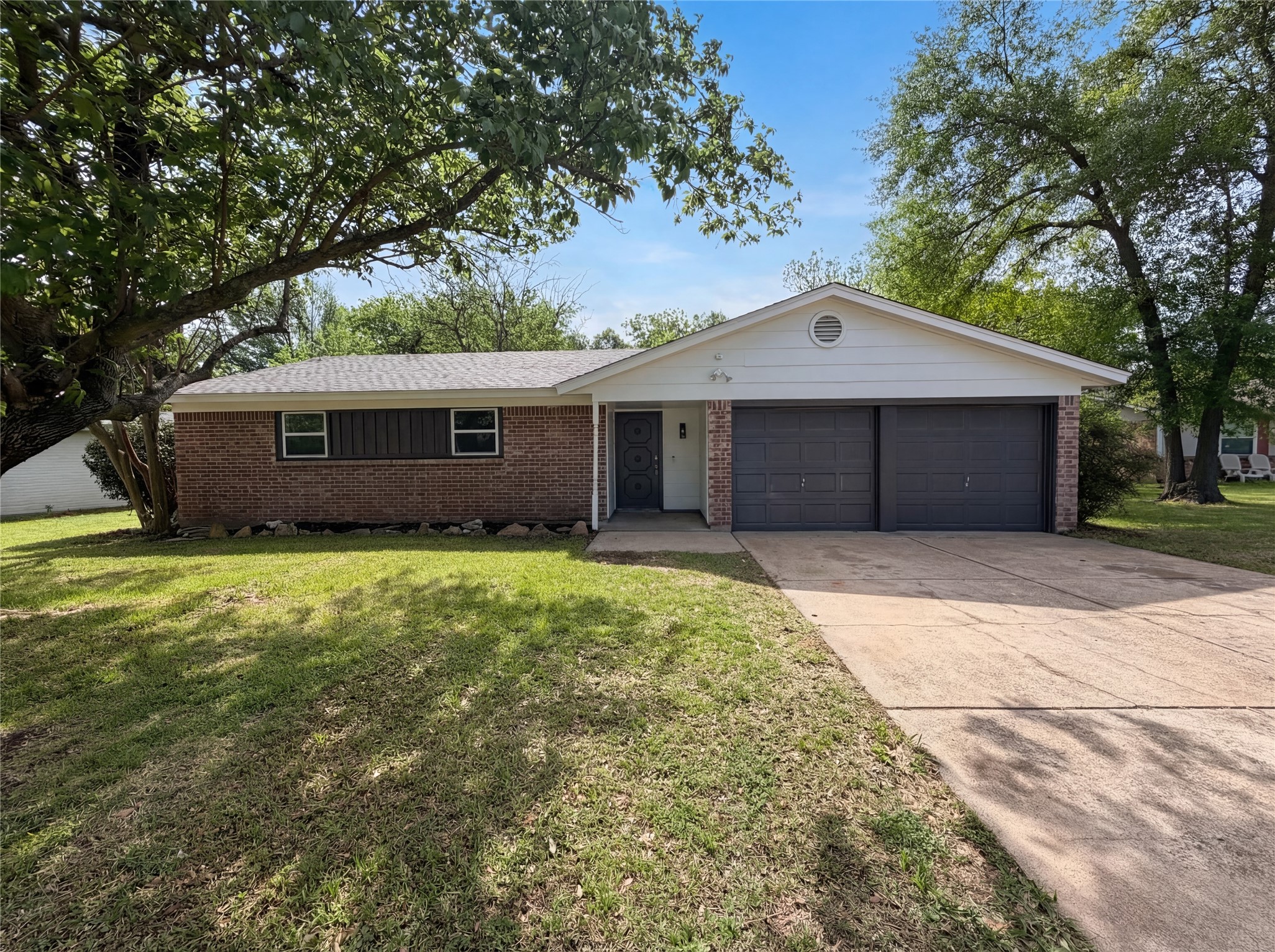 913 Jayellen Court Burleson TX 76028