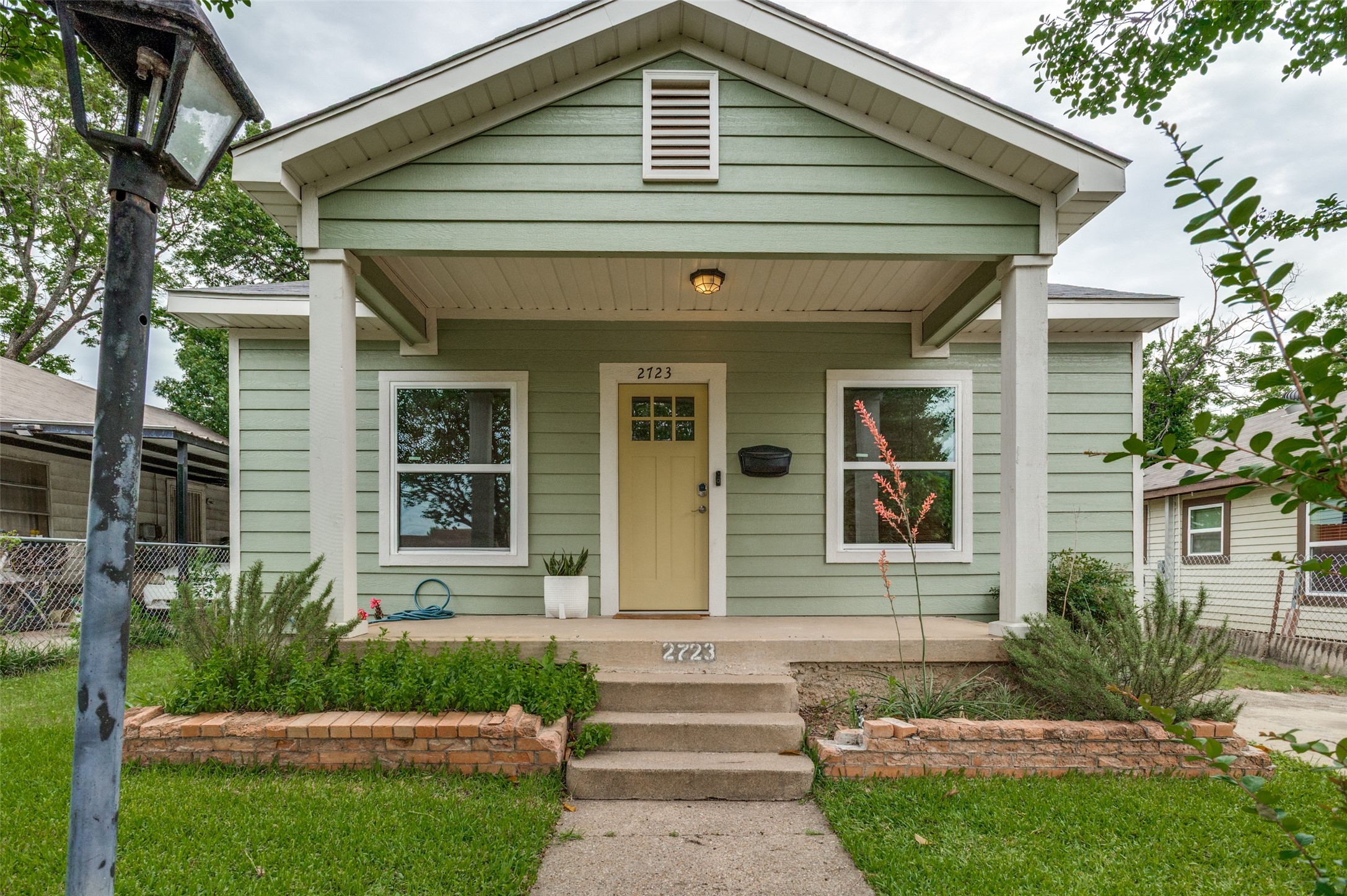 2723 Sharon Street Dallas TX 75211