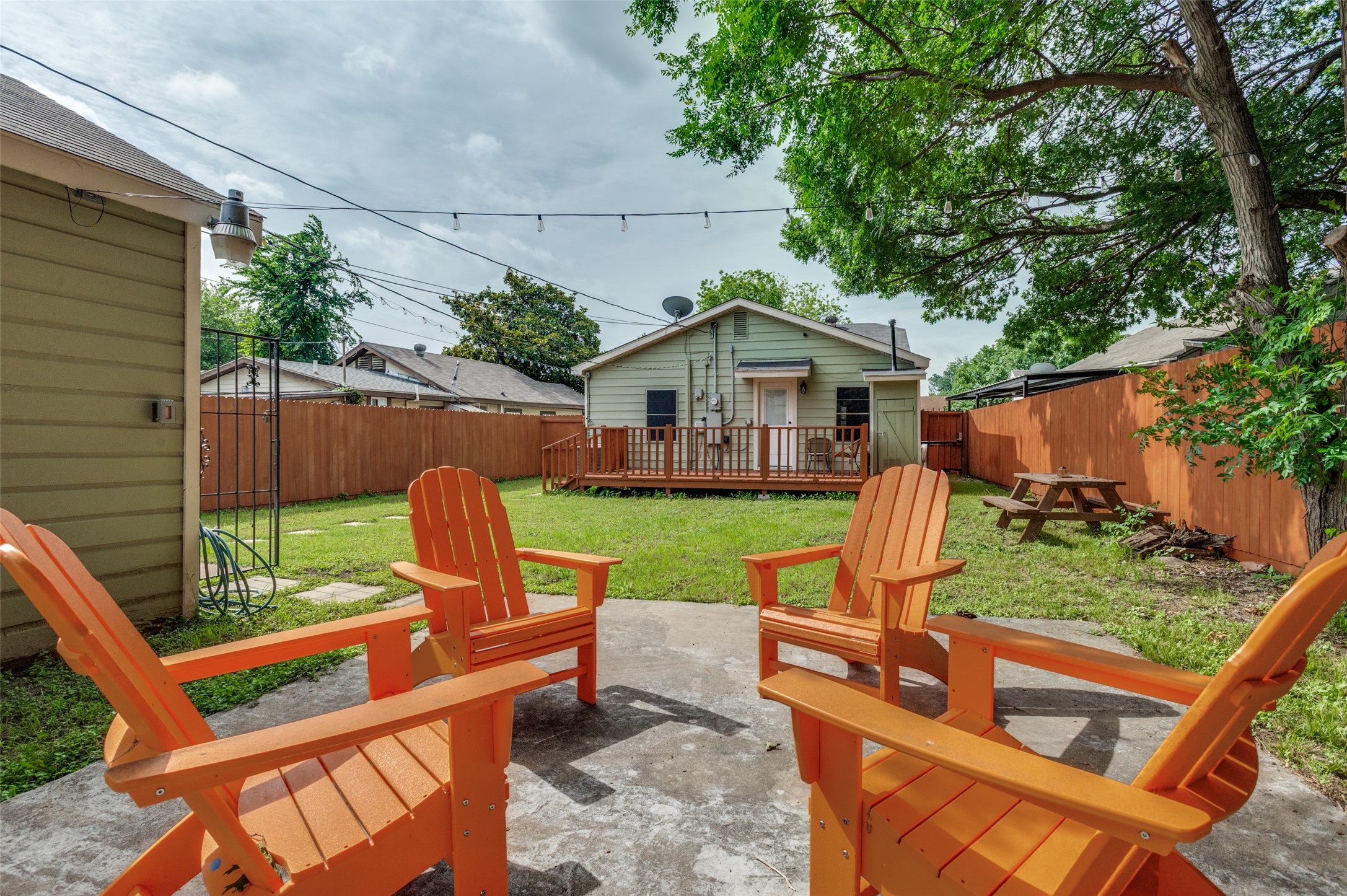 2723 Sharon Street Dallas TX 75211