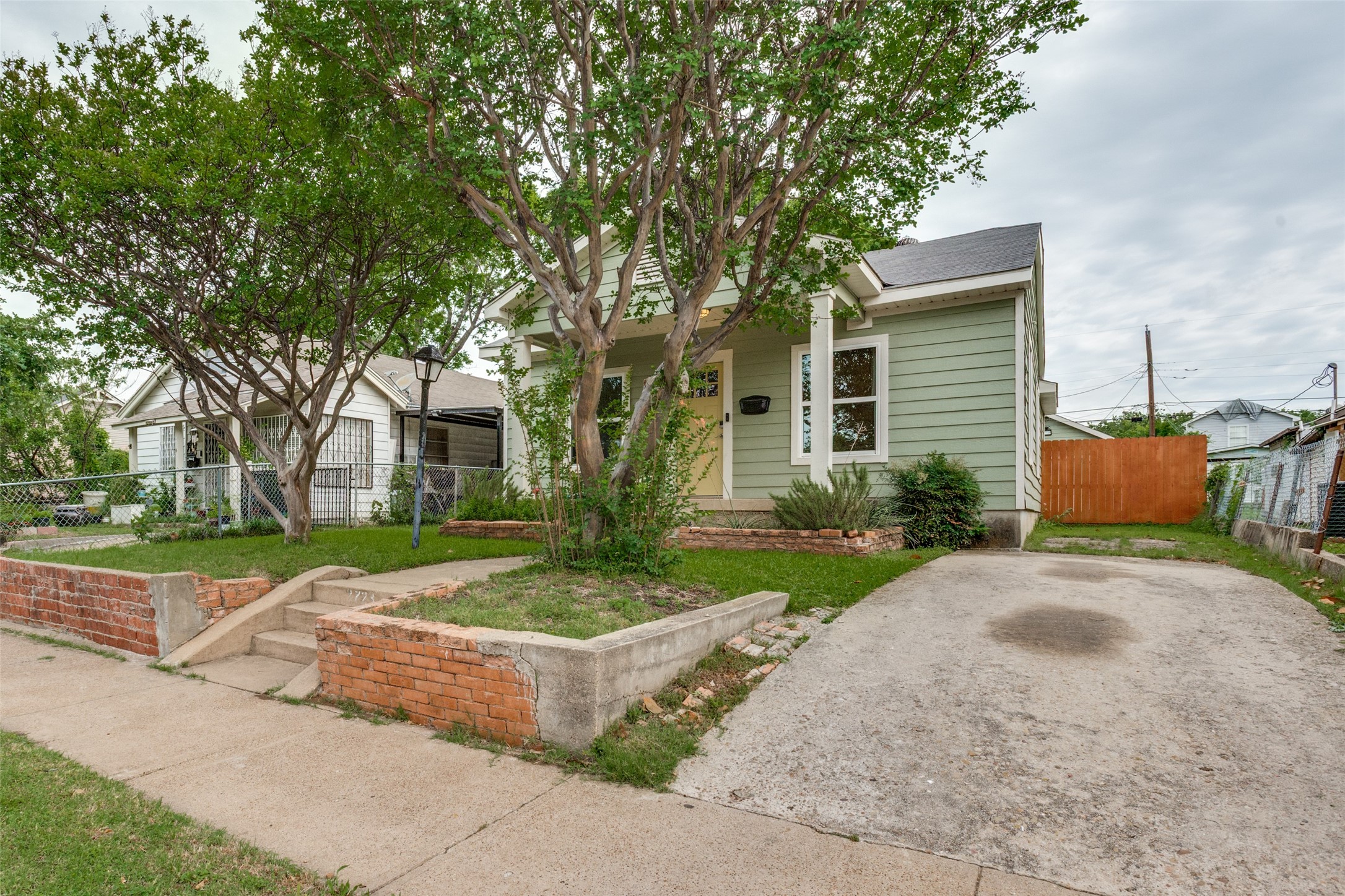 2723 Sharon Street Dallas TX 75211