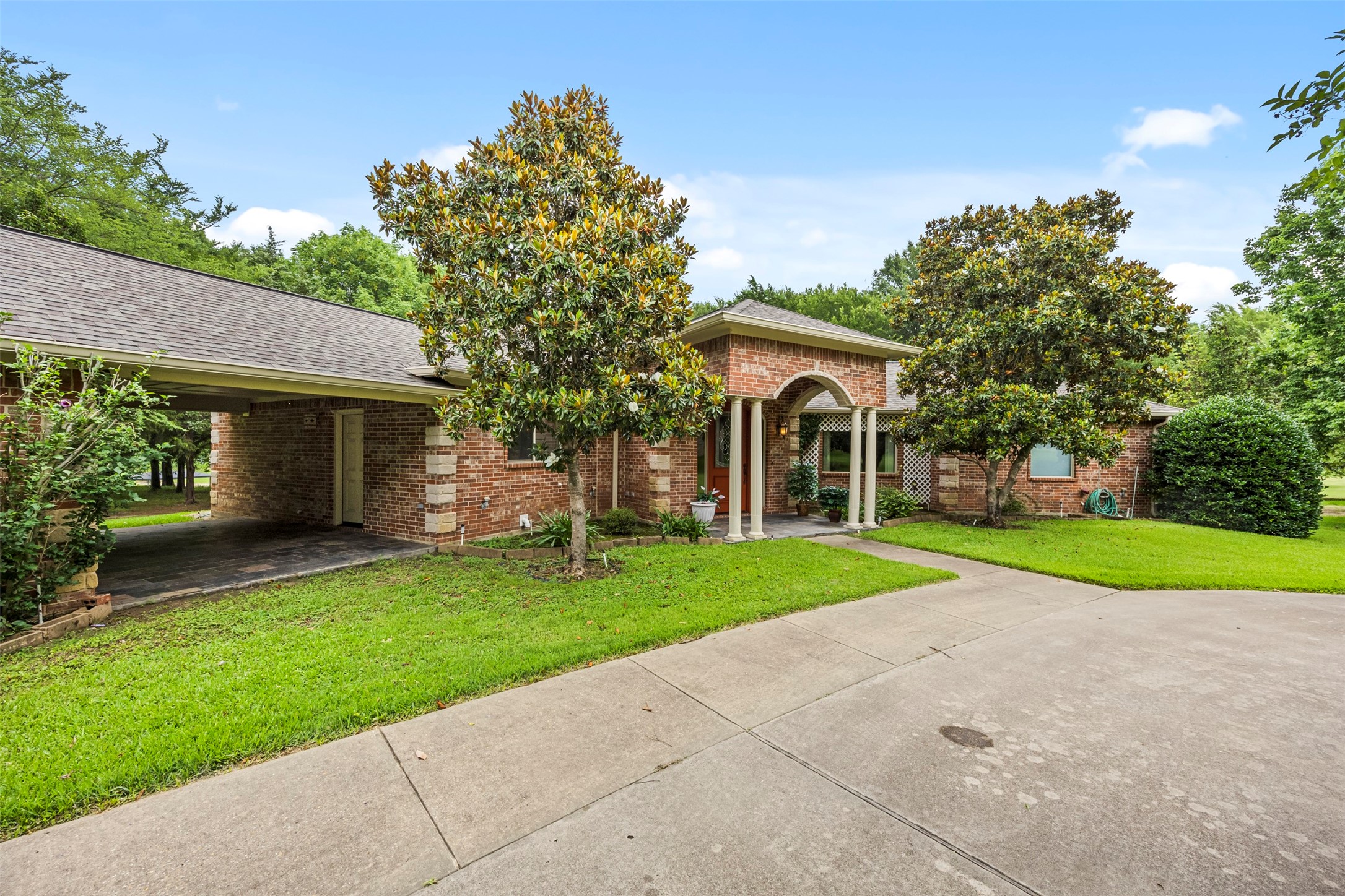 207 Tonkawa Trail Corsicana TX 75109