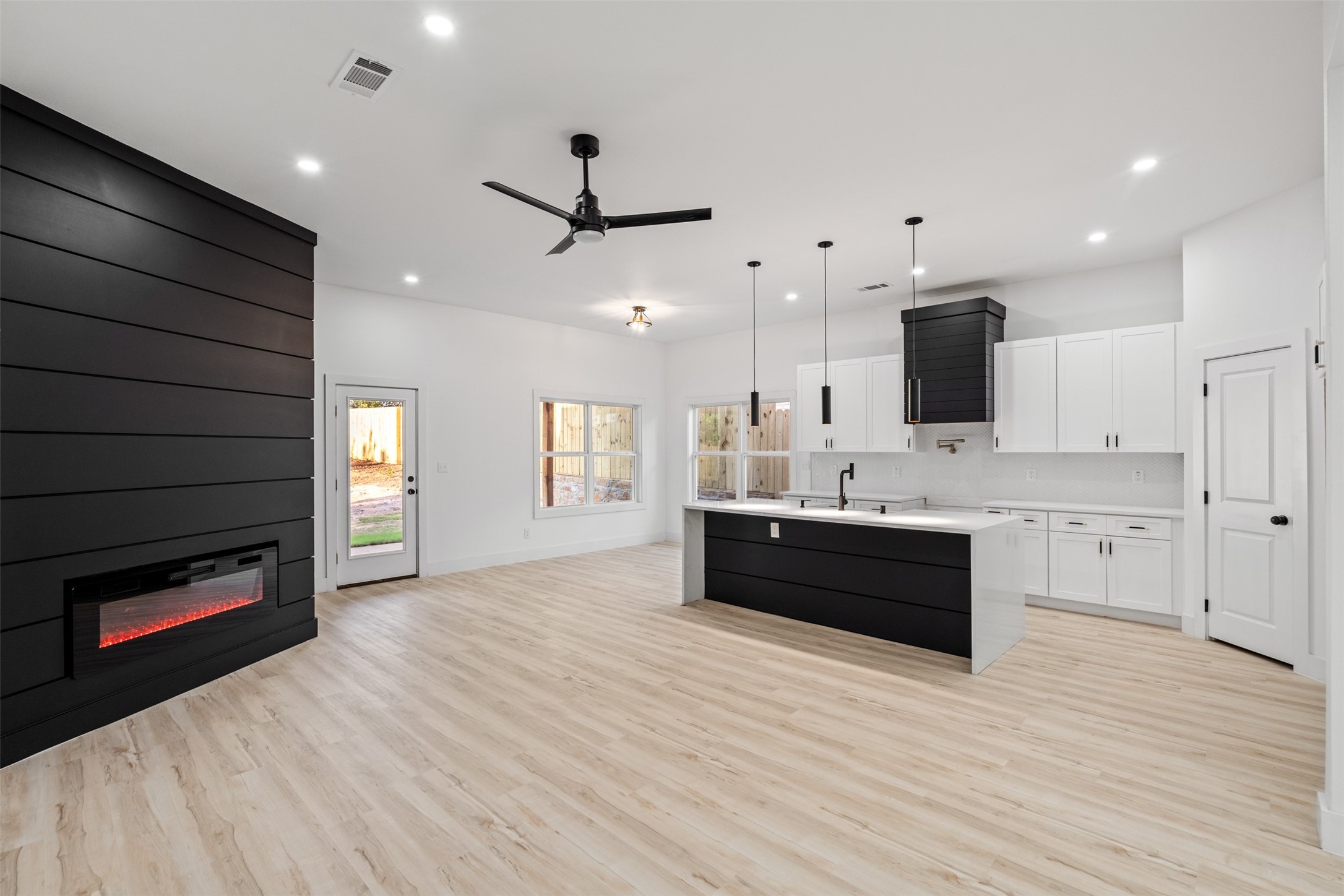 1906 El Paso Street Grand Prairie TX 75051