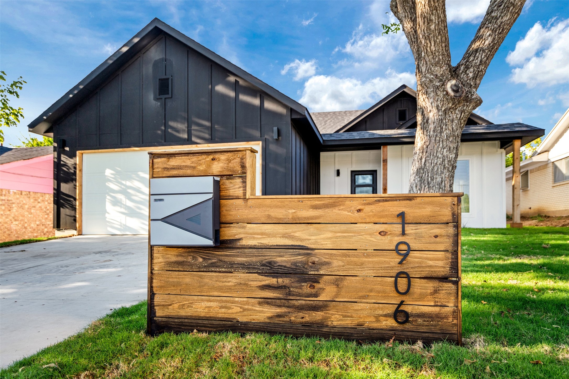 1906 El Paso Street Grand Prairie TX 75051