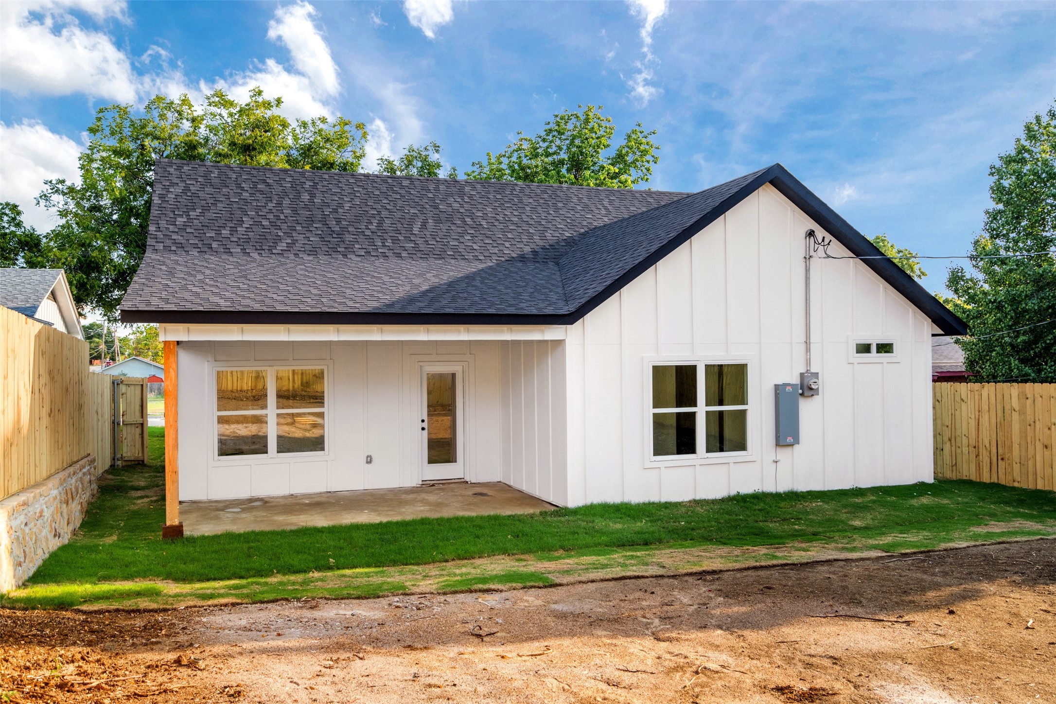 1906 El Paso Street Grand Prairie TX 75051