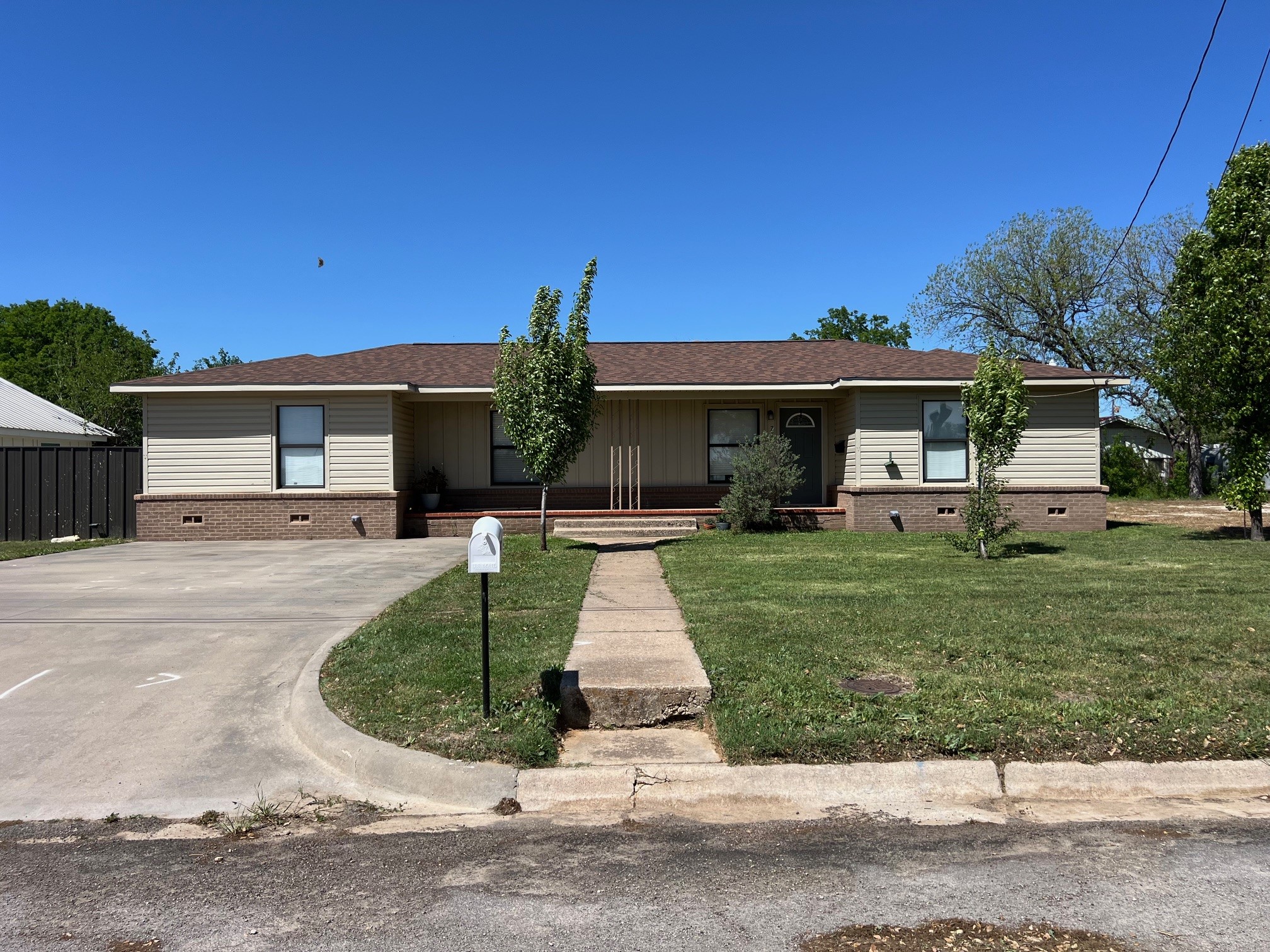 708 W College Street Jacksboro TX 76458
