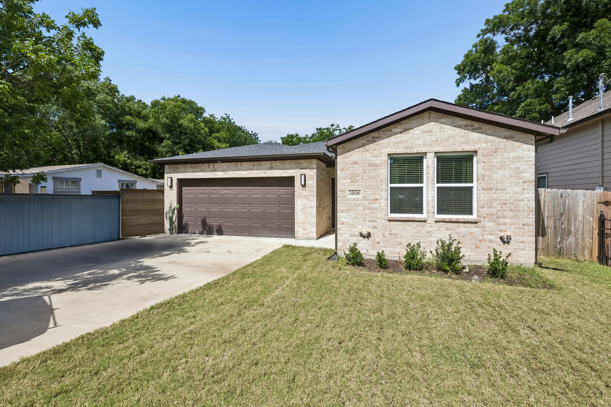 3806 Vandervort Drive Dallas TX 75216