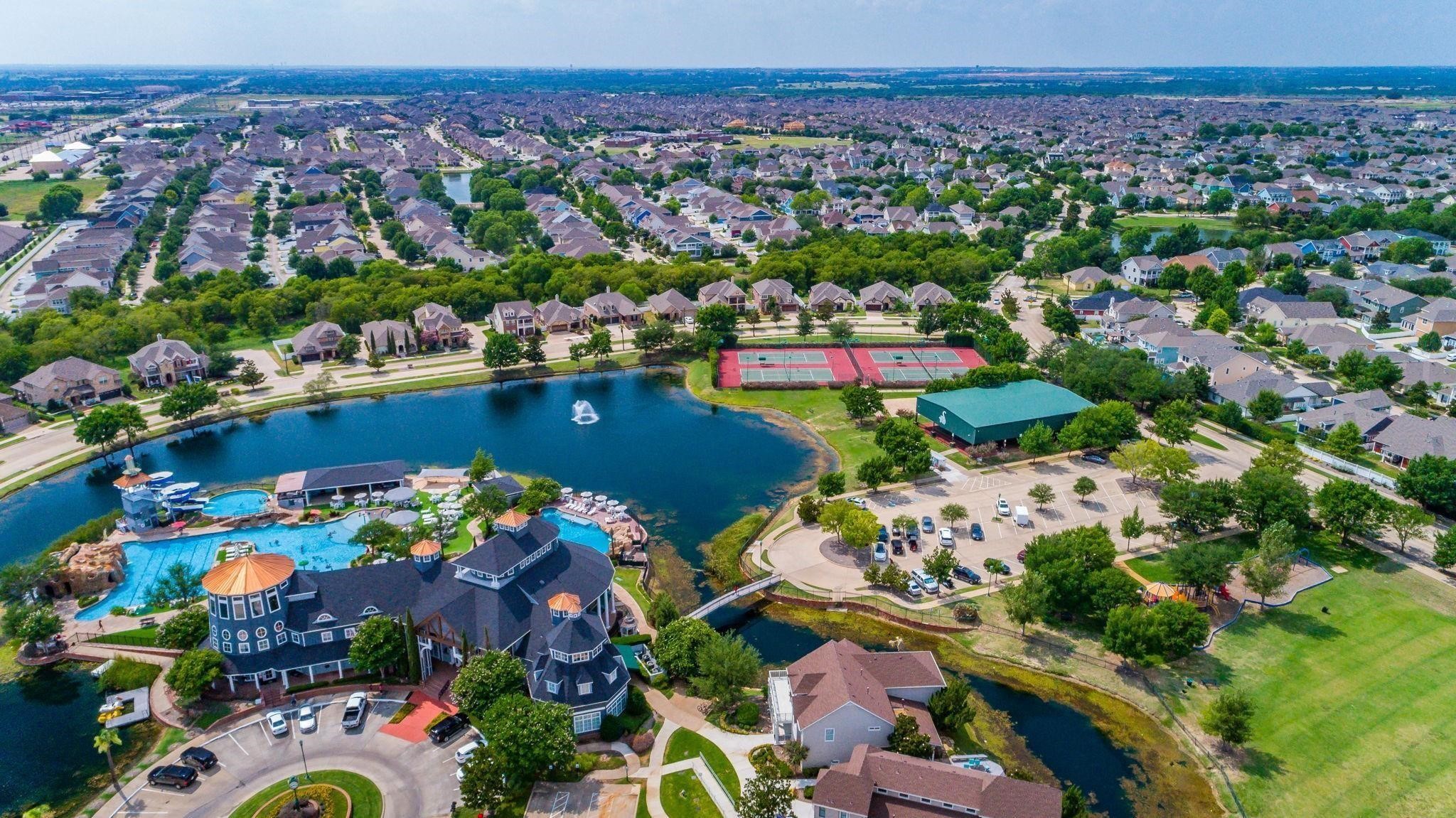 900 Southern Hills Way Aubrey TX 76227