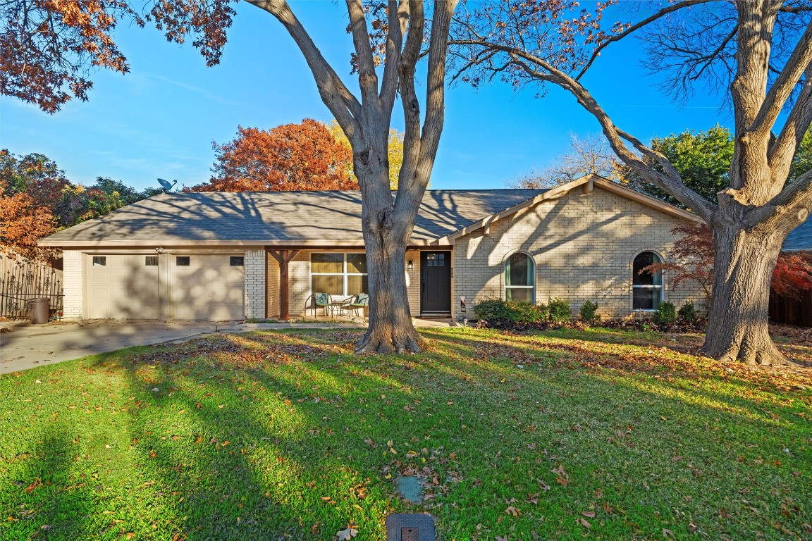 2816 Autumn Drive Hurst TX 76054