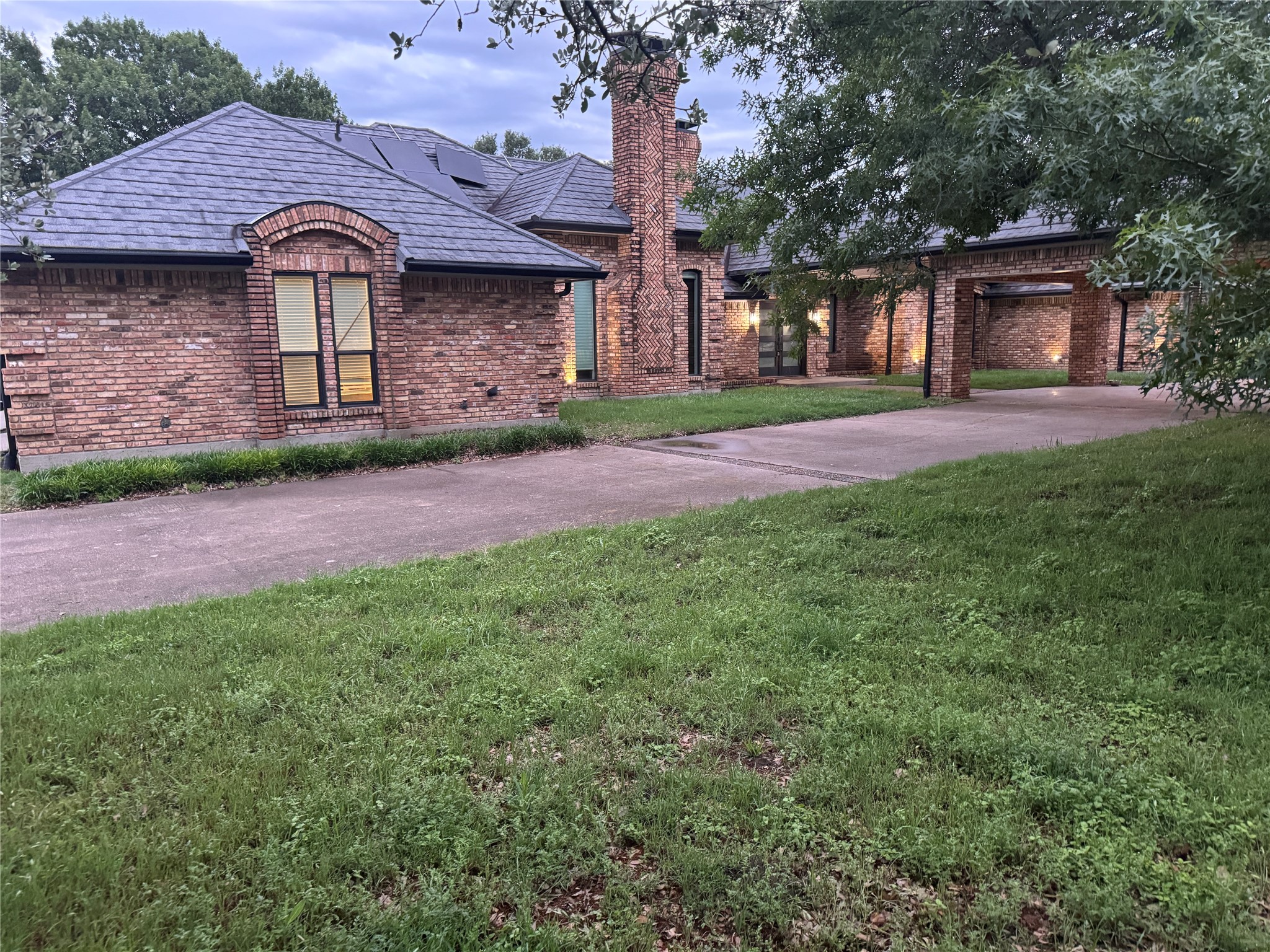 1016 Frost Hollow Drive Desoto TX 75115