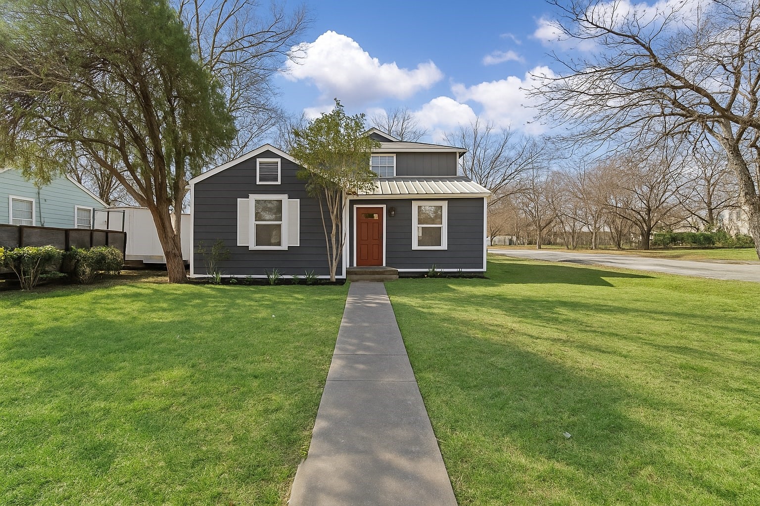 211 Almond Street Waxahachie TX 75165