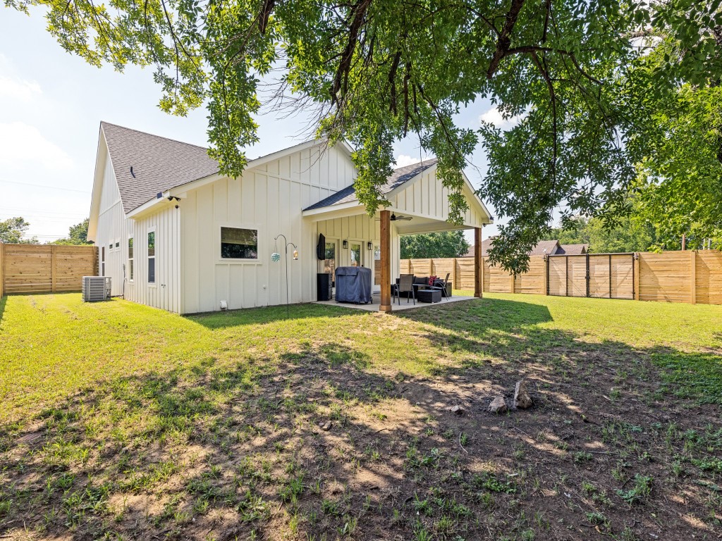 301 S Oak Street Boyd TX 76023