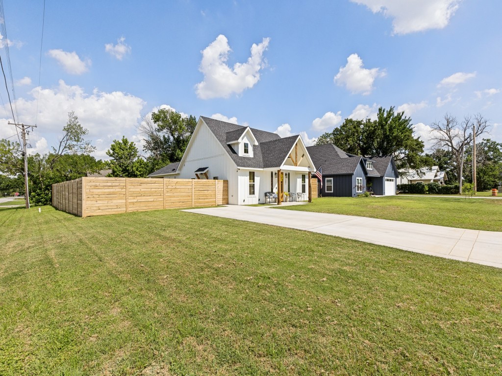 301 S Oak Street Boyd TX 76023