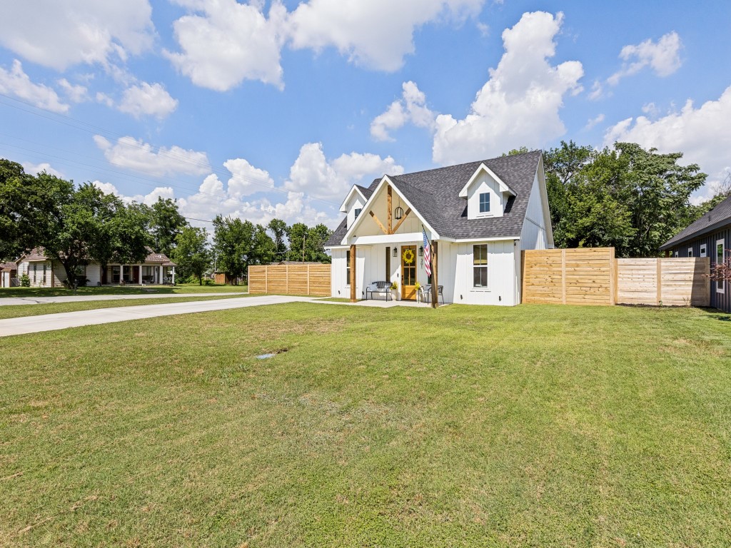 301 S Oak Street Boyd TX 76023