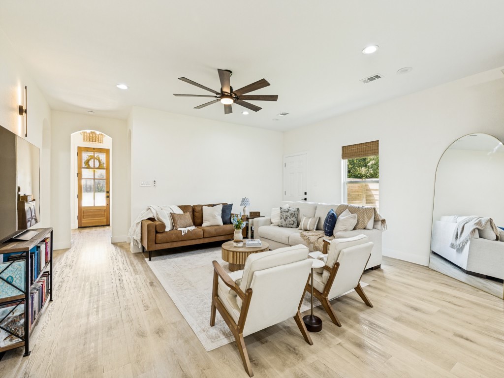 301 S Oak Street Boyd TX 76023
