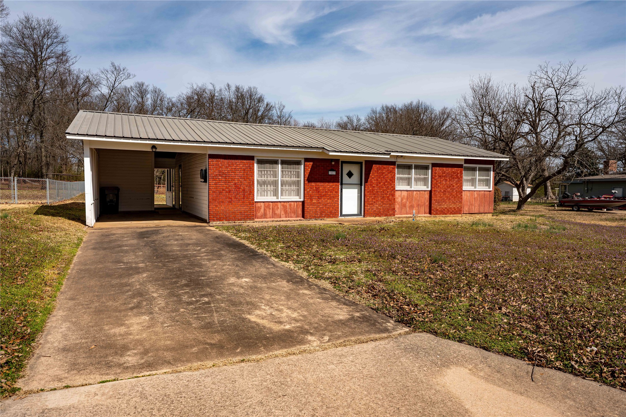 3053 E Houston Street Paris TX 75460