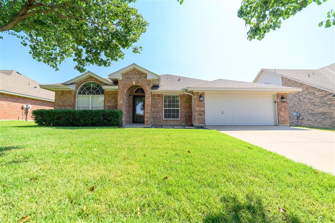 344 Carriage Lane Saginaw TX 76179