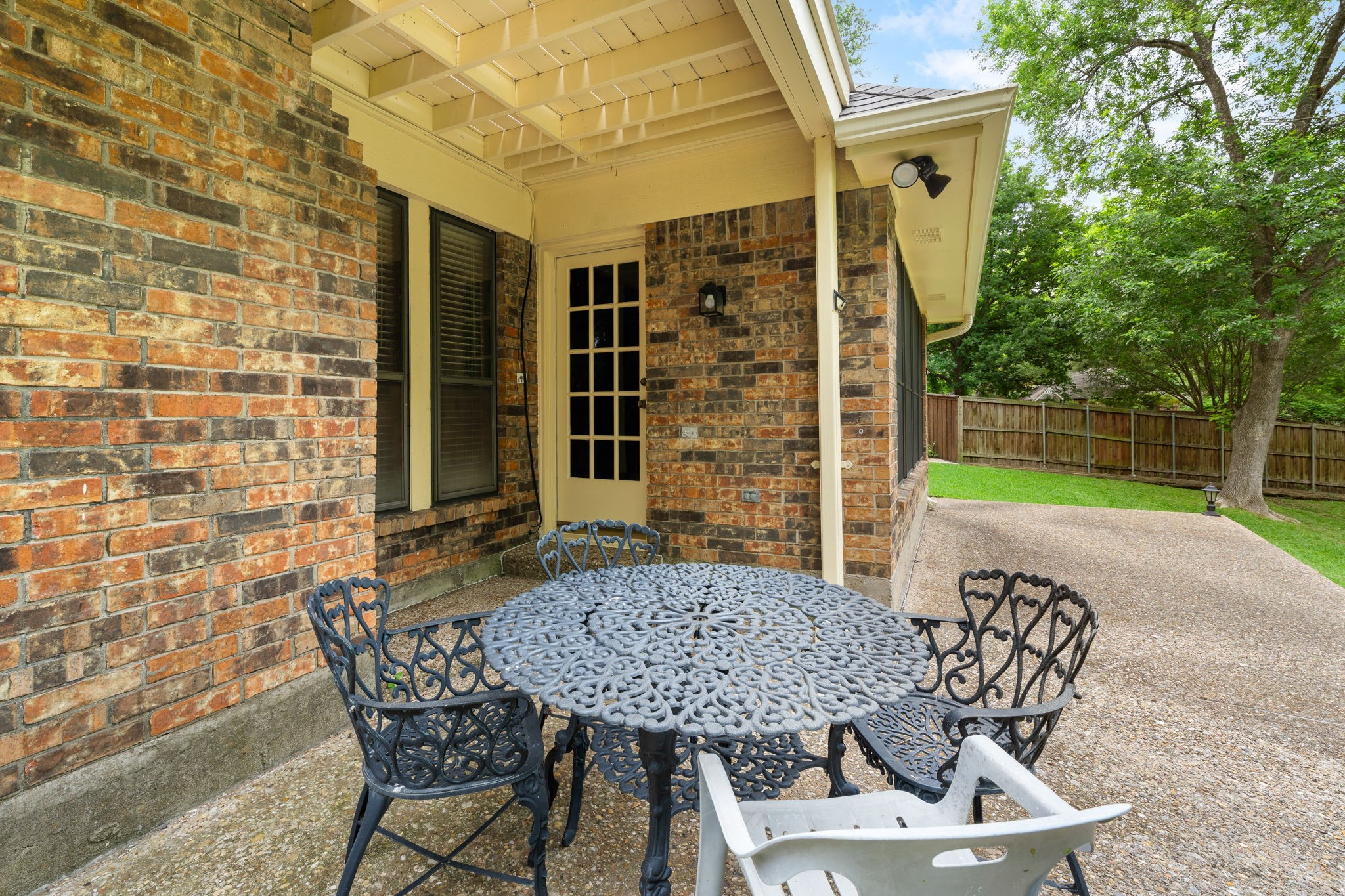 121 Nicklaus Nook Lancaster TX 75146