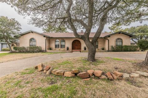 3833 Diamond Loch W North Richland Hills TX 76180