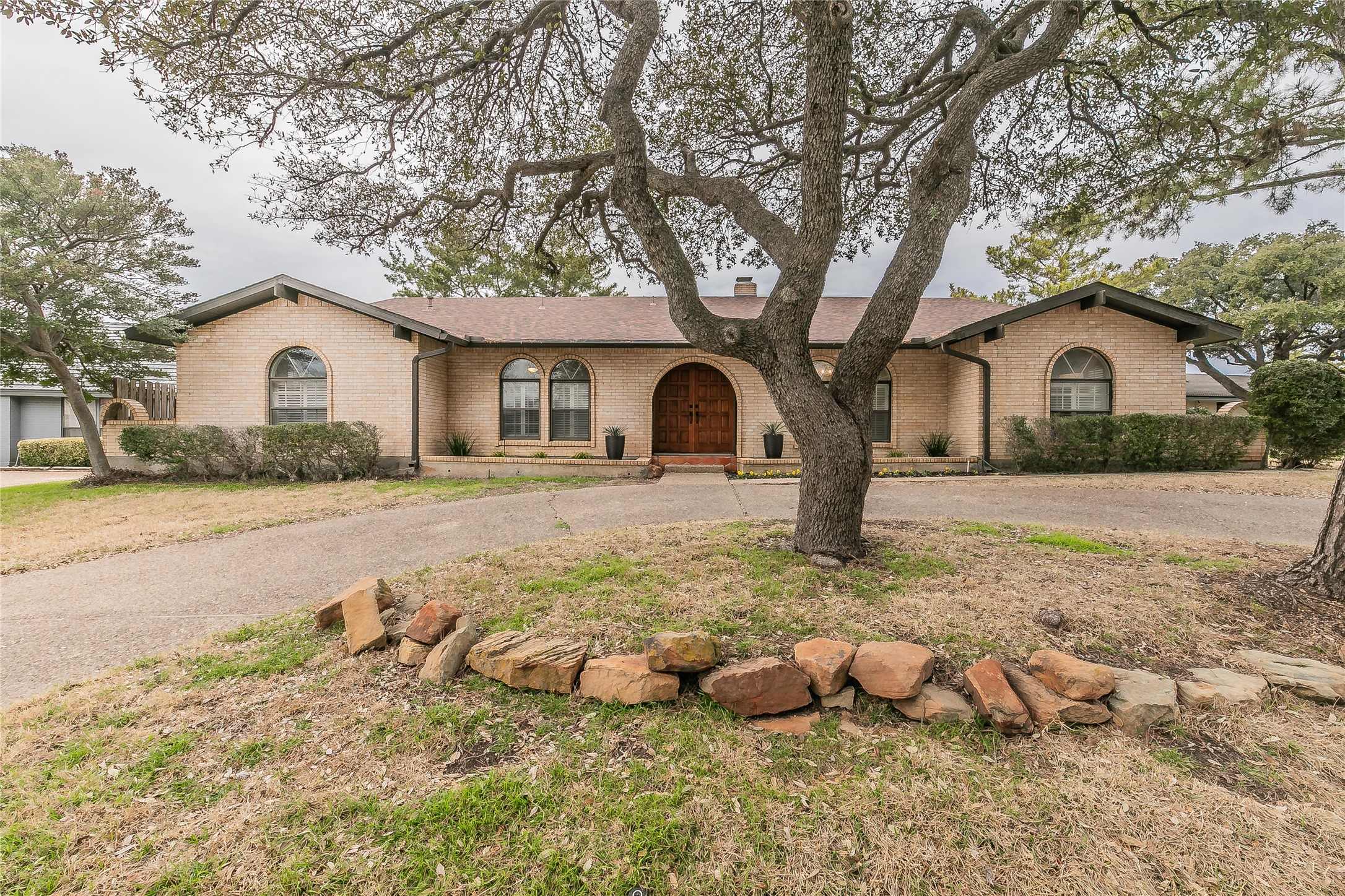 3833 Diamond Loch W North Richland Hills TX 76180