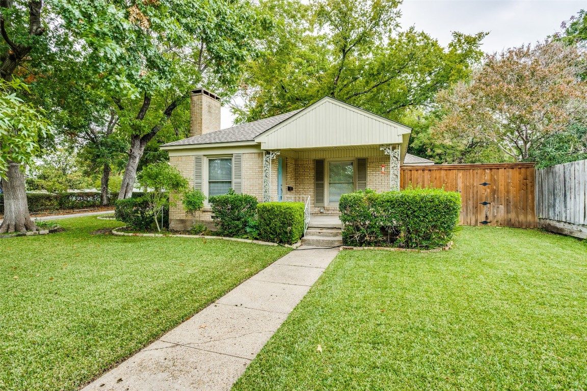 1023 W Avenue G Garland TX 75040