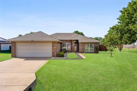 3928 Country Meadows Circle Granbury TX 76049