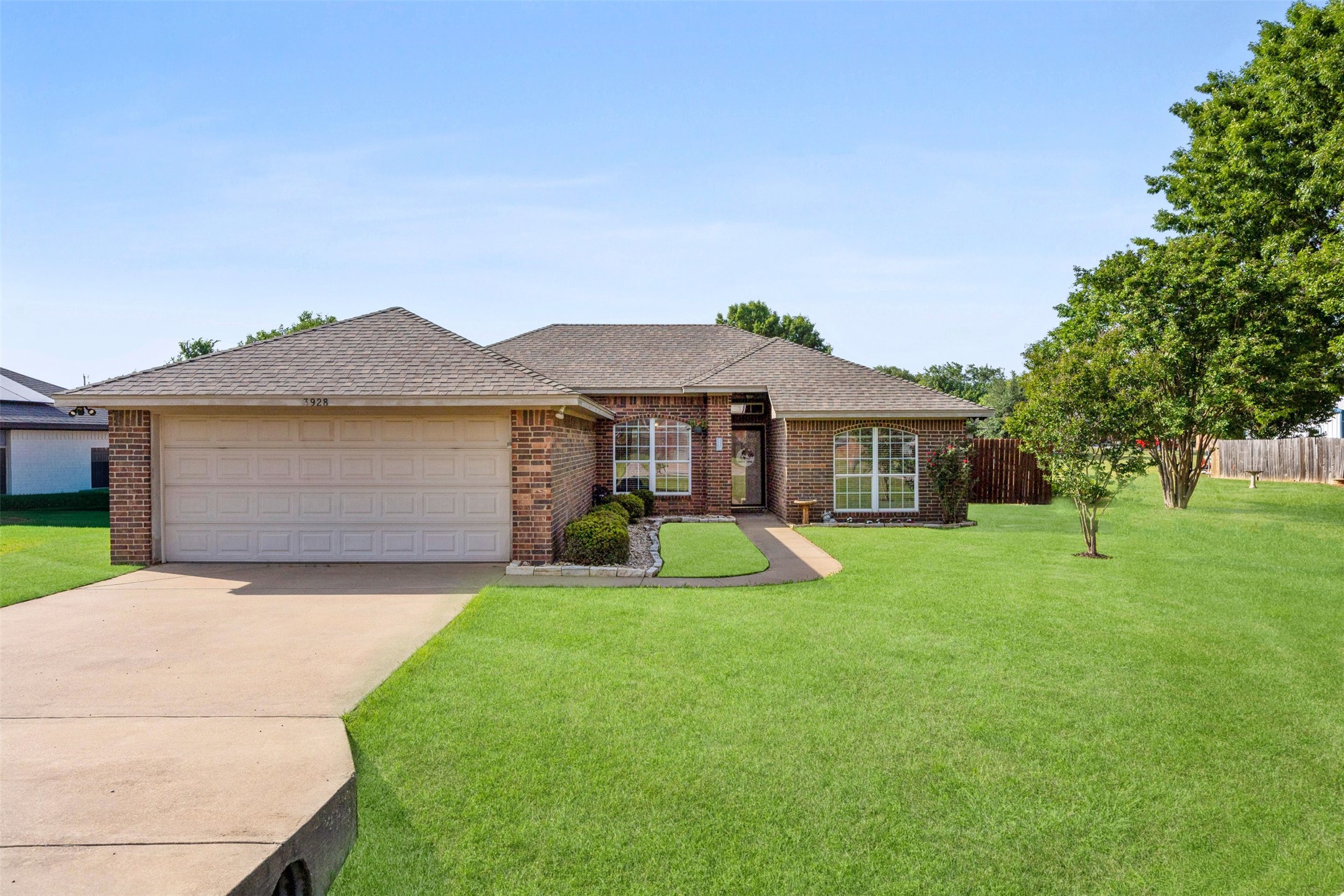 3928 Country Meadows Circle Granbury TX 76049