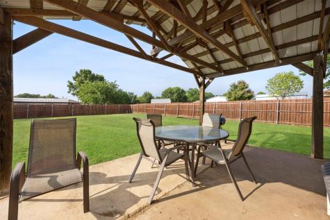 3928 Country Meadows Circle Granbury TX 76049