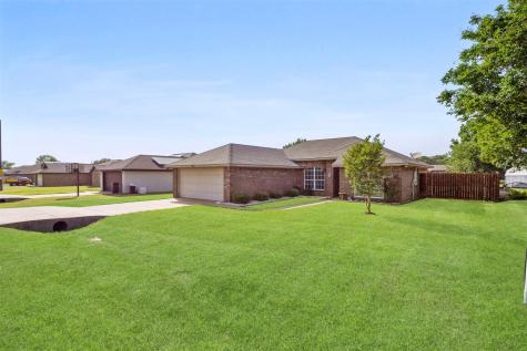 3928 Country Meadows Circle Granbury TX 76049