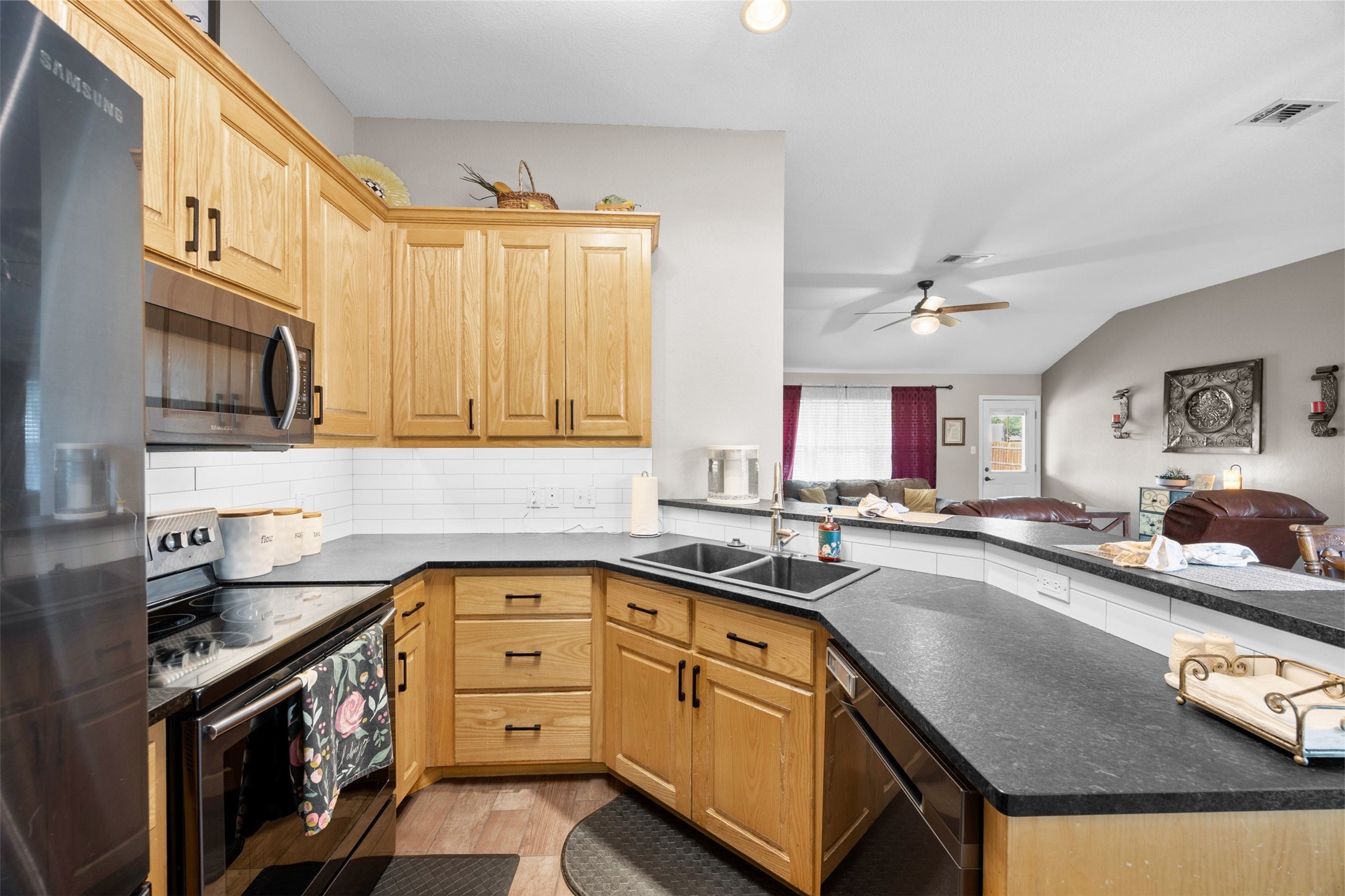 3928 Country Meadows Circle Granbury TX 76049