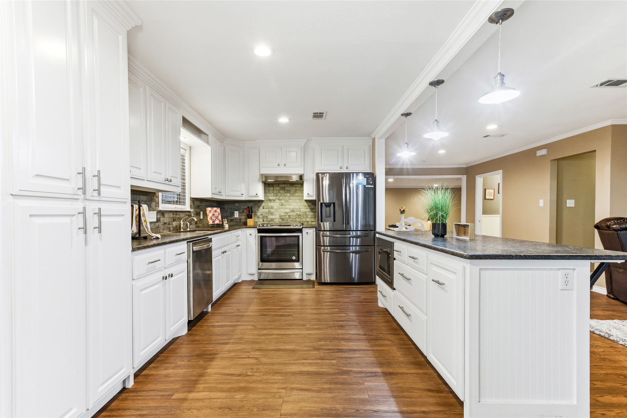 1825 N Highland Avenue Sherman TX 75092