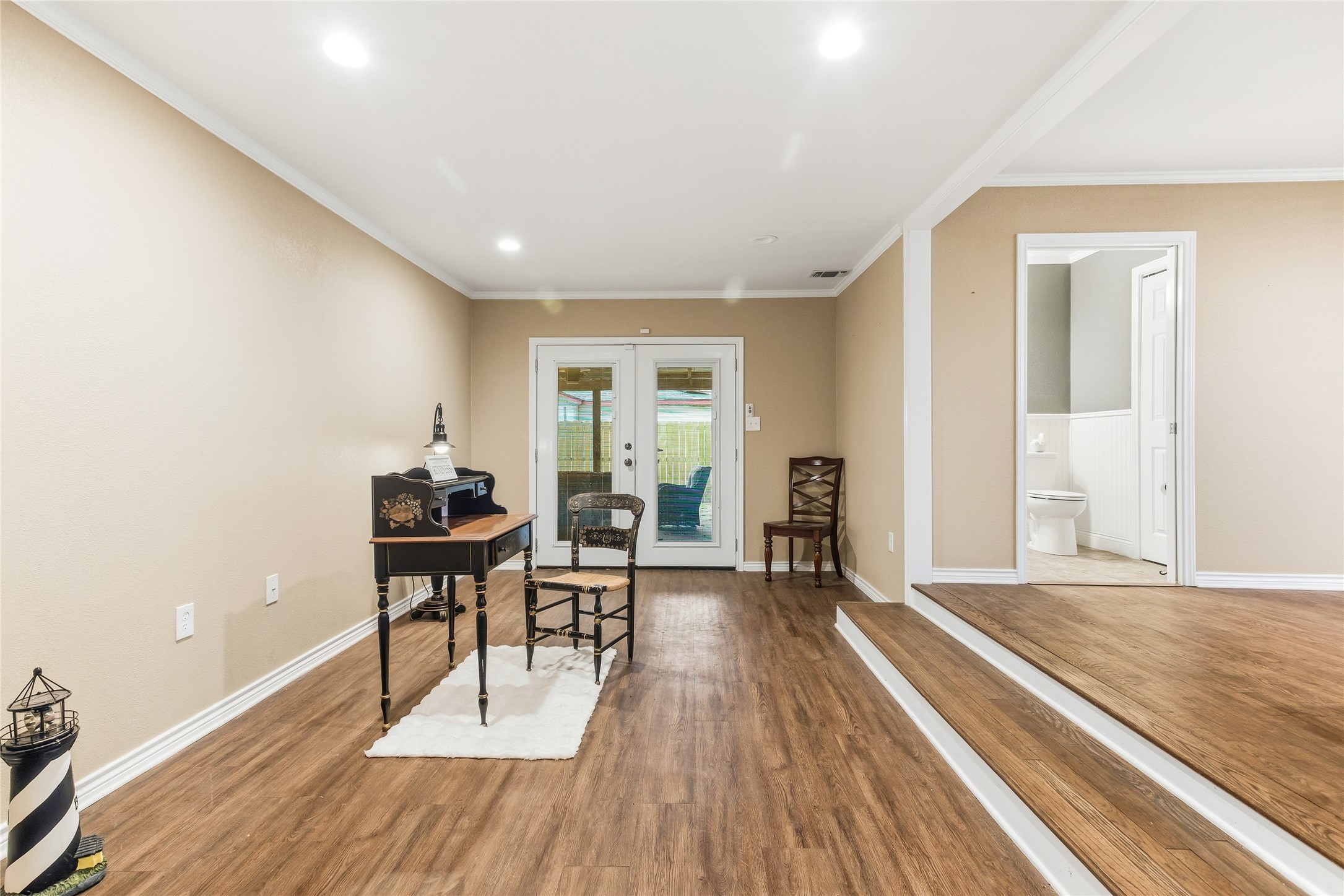 1825 N Highland Avenue Sherman TX 75092