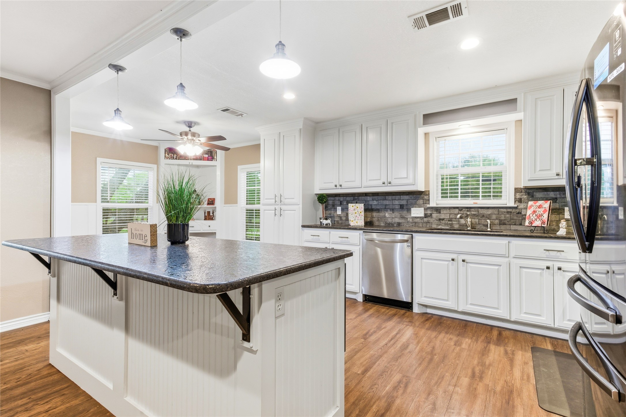 1825 N Highland Avenue Sherman TX 75092
