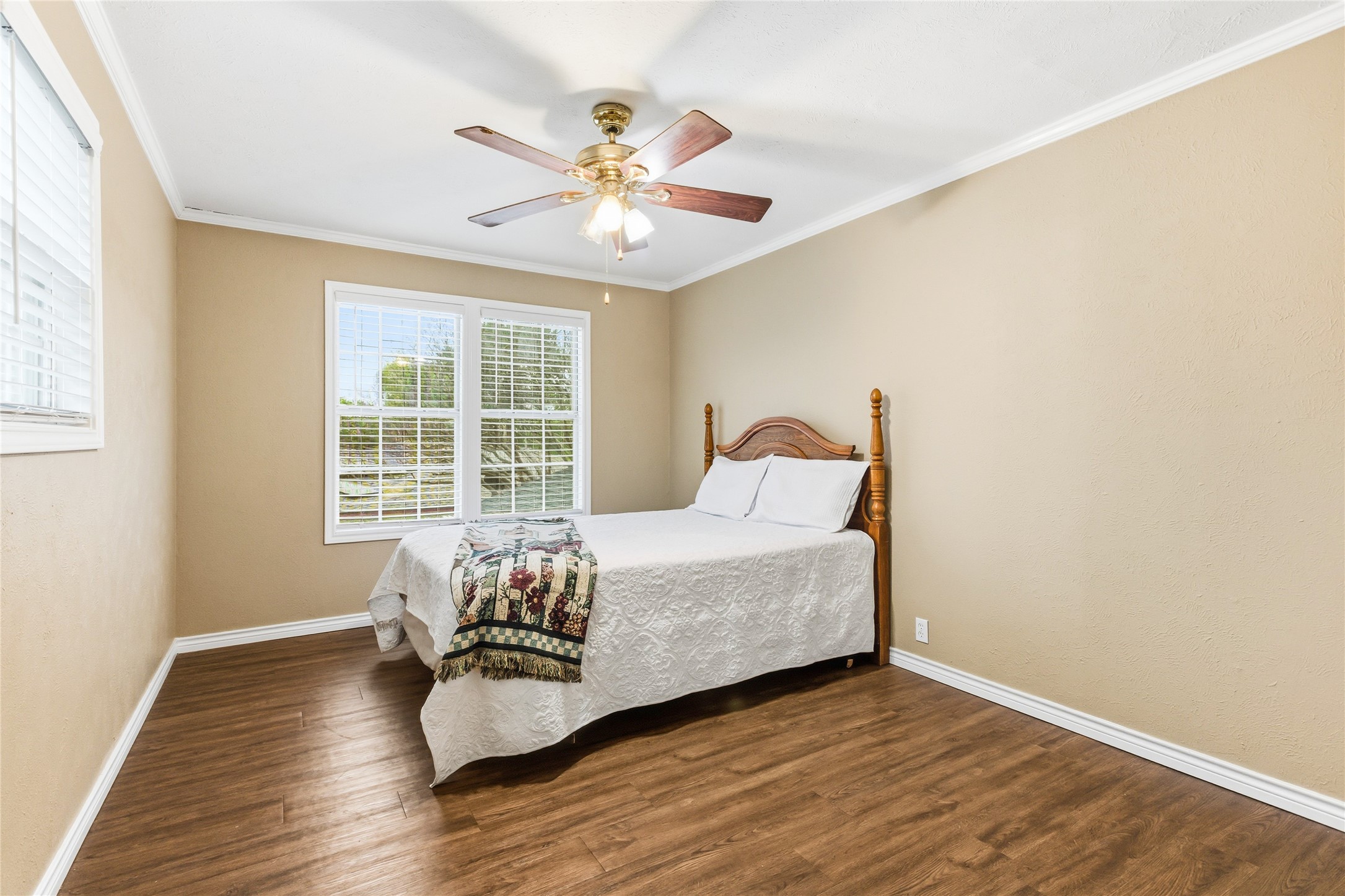 1825 N Highland Avenue Sherman TX 75092