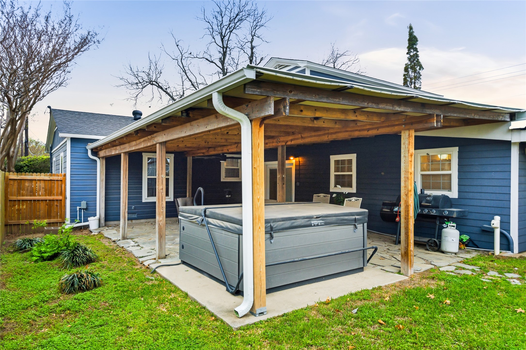 1825 N Highland Avenue Sherman TX 75092