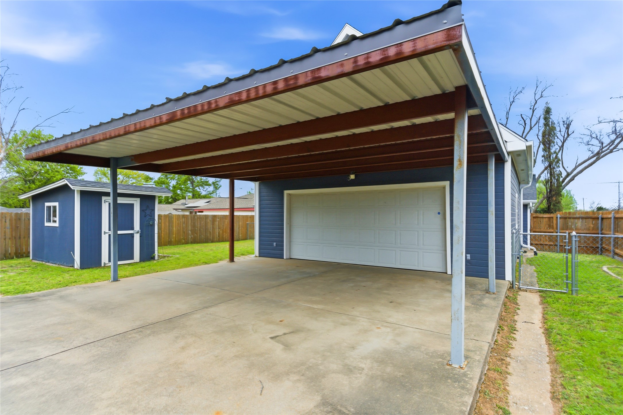 1825 N Highland Avenue Sherman TX 75092