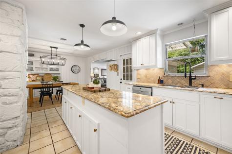 10405 Lake Gardens Drive Dallas TX 75218