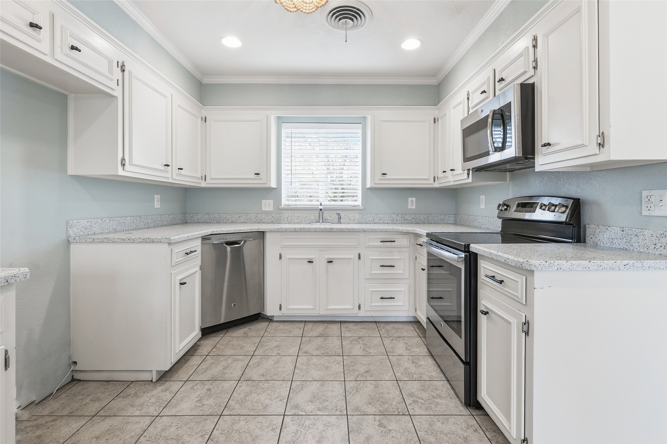 1901 Bluebird Avenue Fort Worth TX 76111