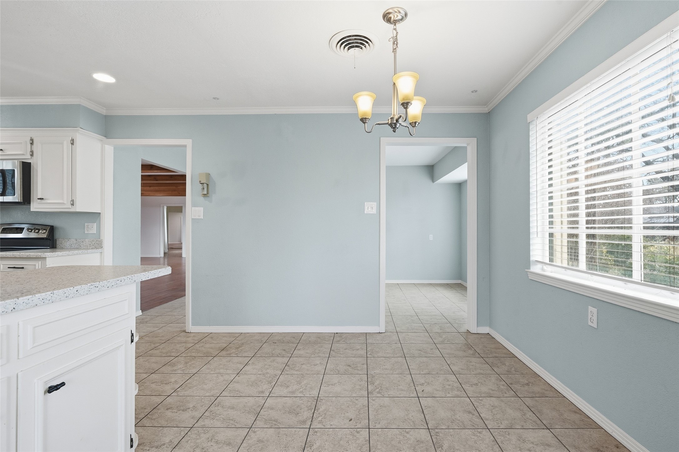 1901 Bluebird Avenue Fort Worth TX 76111