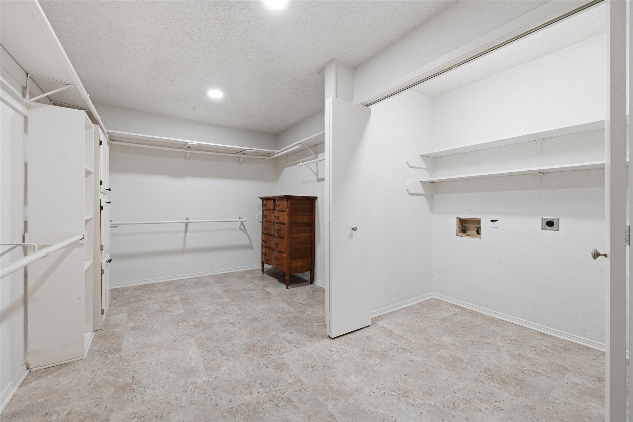 1901 Bluebird Avenue Fort Worth TX 76111